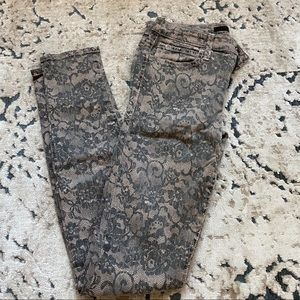 Size 26 Joes skinny Jeans, lace pattern